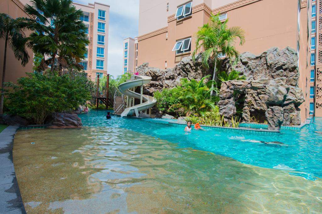 Atlantis Pattaya High Service Джомтиен Бийч Екстериор снимка